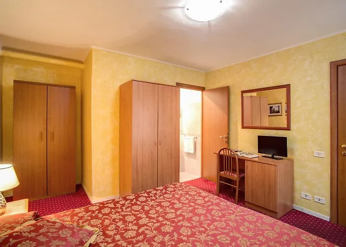 招待所 蒙蒂旅馆 3*